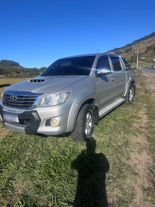 TOYOTA HILUX 3.0 SRV TOP 4X4 CD 16V TURBO INTERCOOLER DIESEL 4P AUTOMÁTICO TOYOTA HILUX 3.0 SRV TOP 4X4 CD 16V TURBO INTERCOOLER DIESEL 4P AUTOMÁTICO